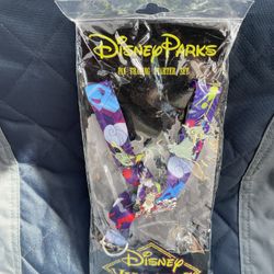 Disney Parks Villains Pin Trading Starter Set Lanyard Card 4 Pins - NEW