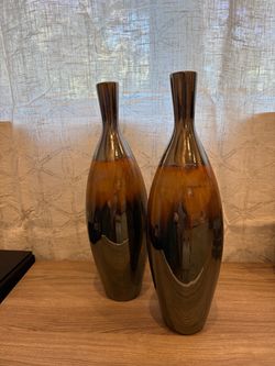 Set of 2 Glazed Ceramic Decorative Vases