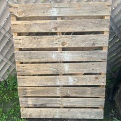WOOD PALLET