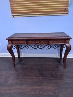 WOOD CONSOLE TABLE