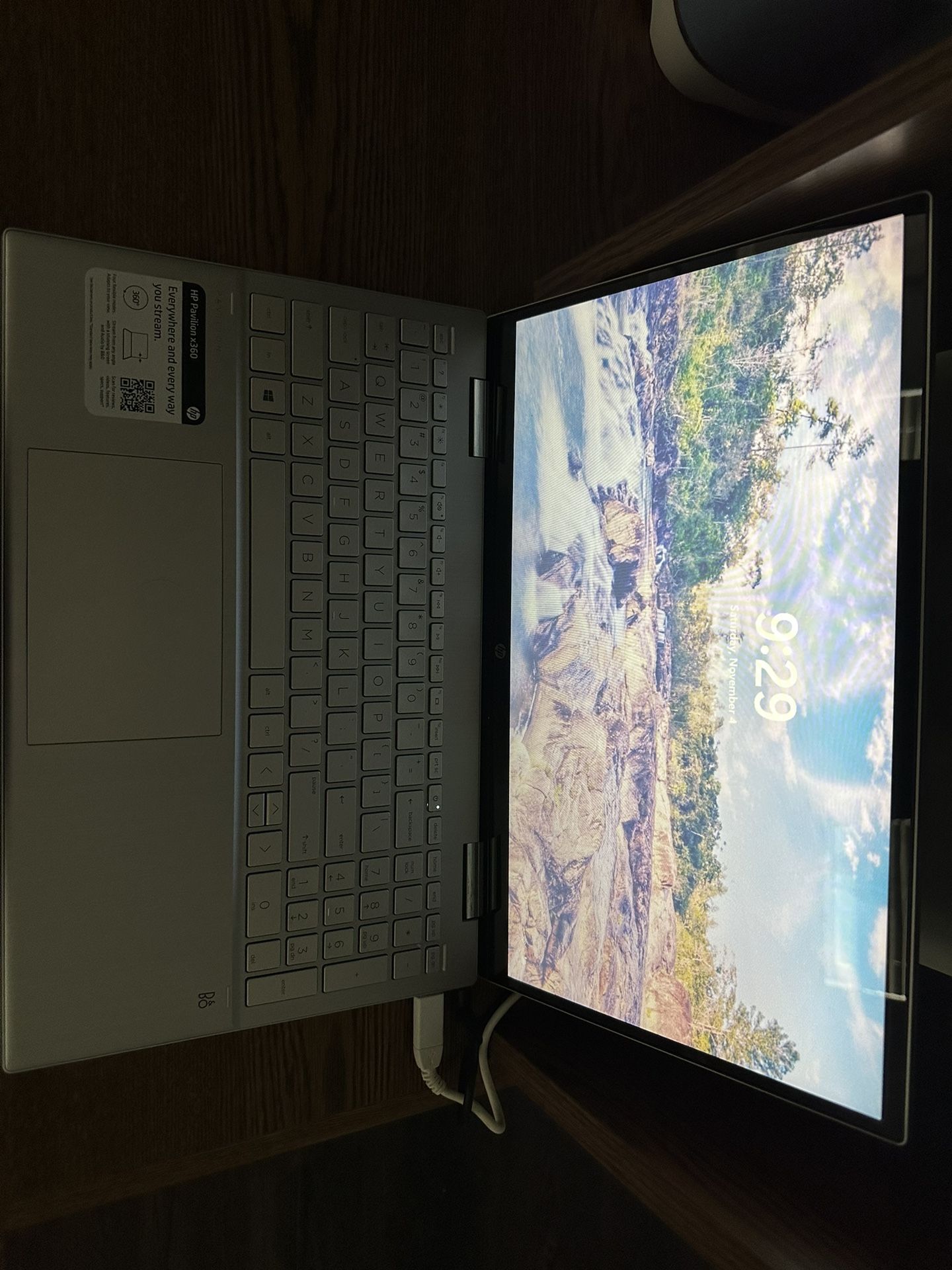 Laptop: HP 15" X360 i3 8GB 256SSD