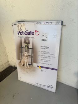 Petgate the locks into door frame
