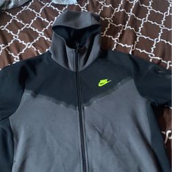 Brand: Nike Color: Black And Grey 