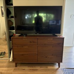 Toshiba Television 55”