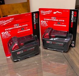 Paquete de 2 baterías Milwaukee de 5 Ah