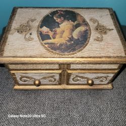  Vintage Jewelry Box