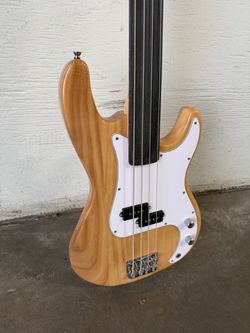 NEW Fretless bass guitar