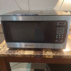 Nice Microwave.  900 Watts.  Works Great