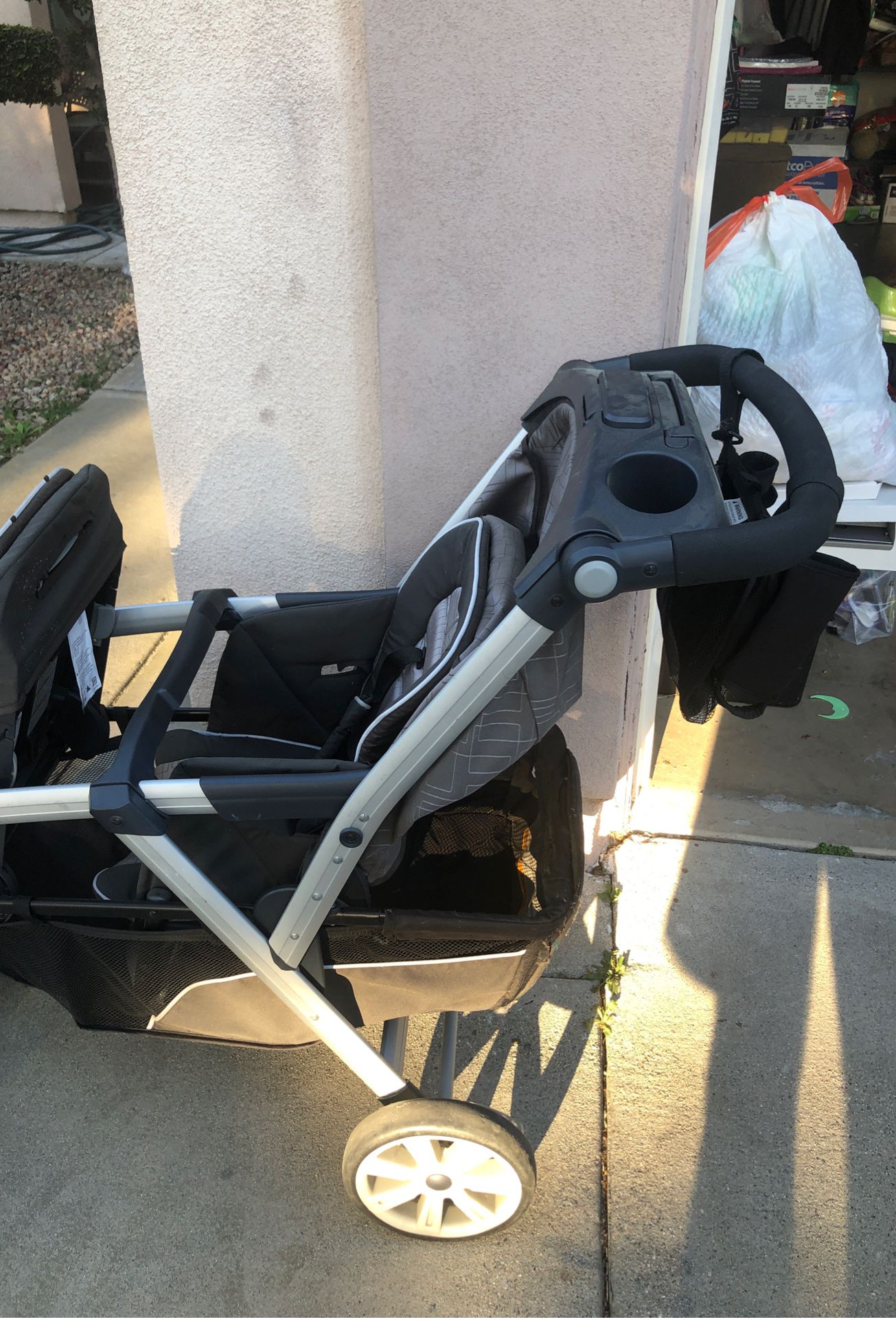 Chicco double stroller. Used only a couple of times . Been sitting in the garage. make me an offer..