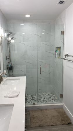 Frameless Glass shower Doors 