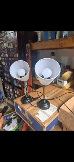2 wall lights