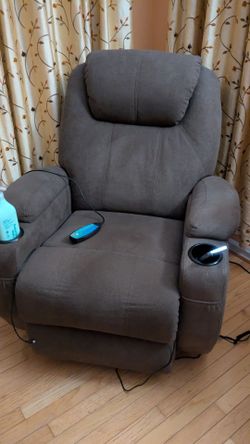 Recliner massage chair