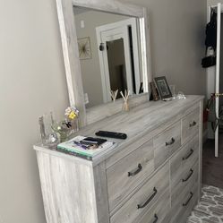 Mirror Dresser
