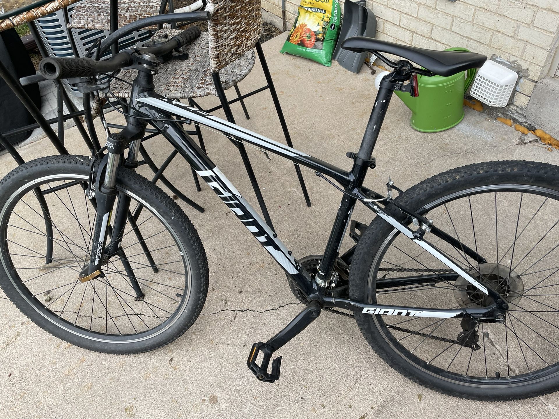 Giant Mountain Bike 27.5” Hardtail