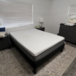 Lull Queen Size Matresss And Platform Frame