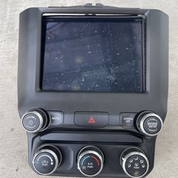 8.4 inch Uconnect radio