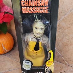 Leatherface 18" Doll RIP Horror Collector Series The Texas Chainsaw Massacre . Sound still working