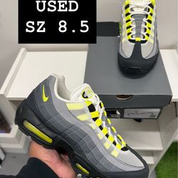 USED Nike Air Max 95 Neon 2020 SZ 8.5