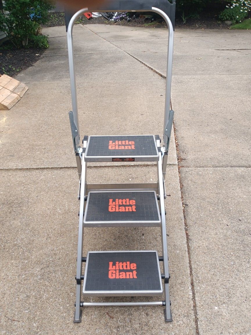 Never Used Little Giant 3 Step Ladder.