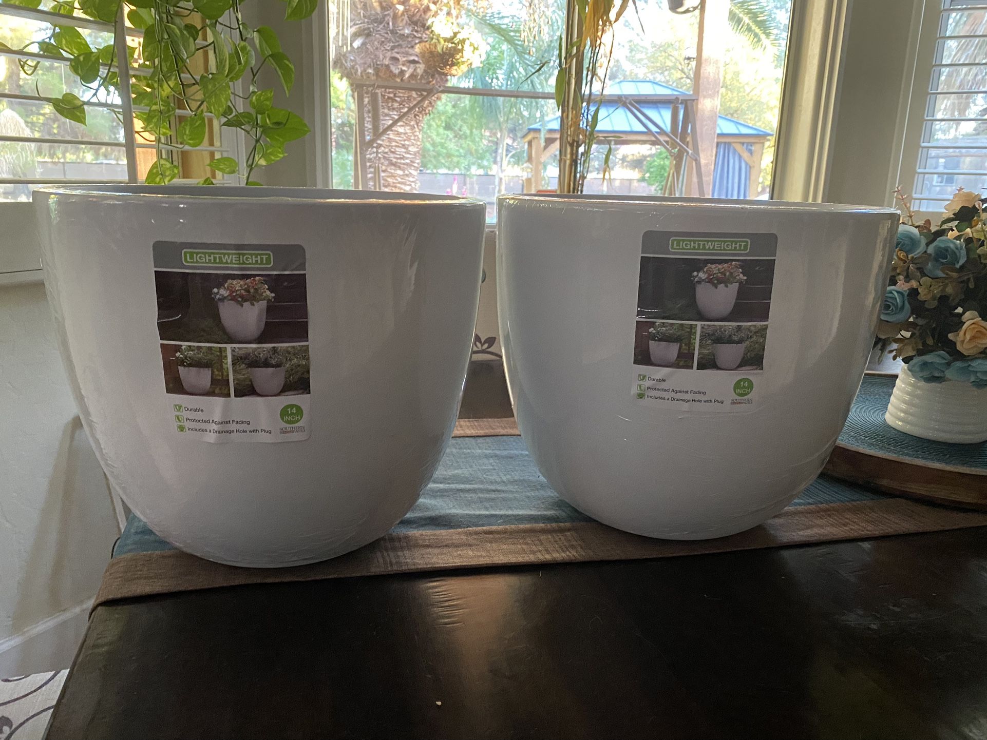 NEW IN BOX- Citadel 14 Inch White resin Planters
