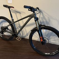 2020 Specialized Fuse With Fox Factory 36