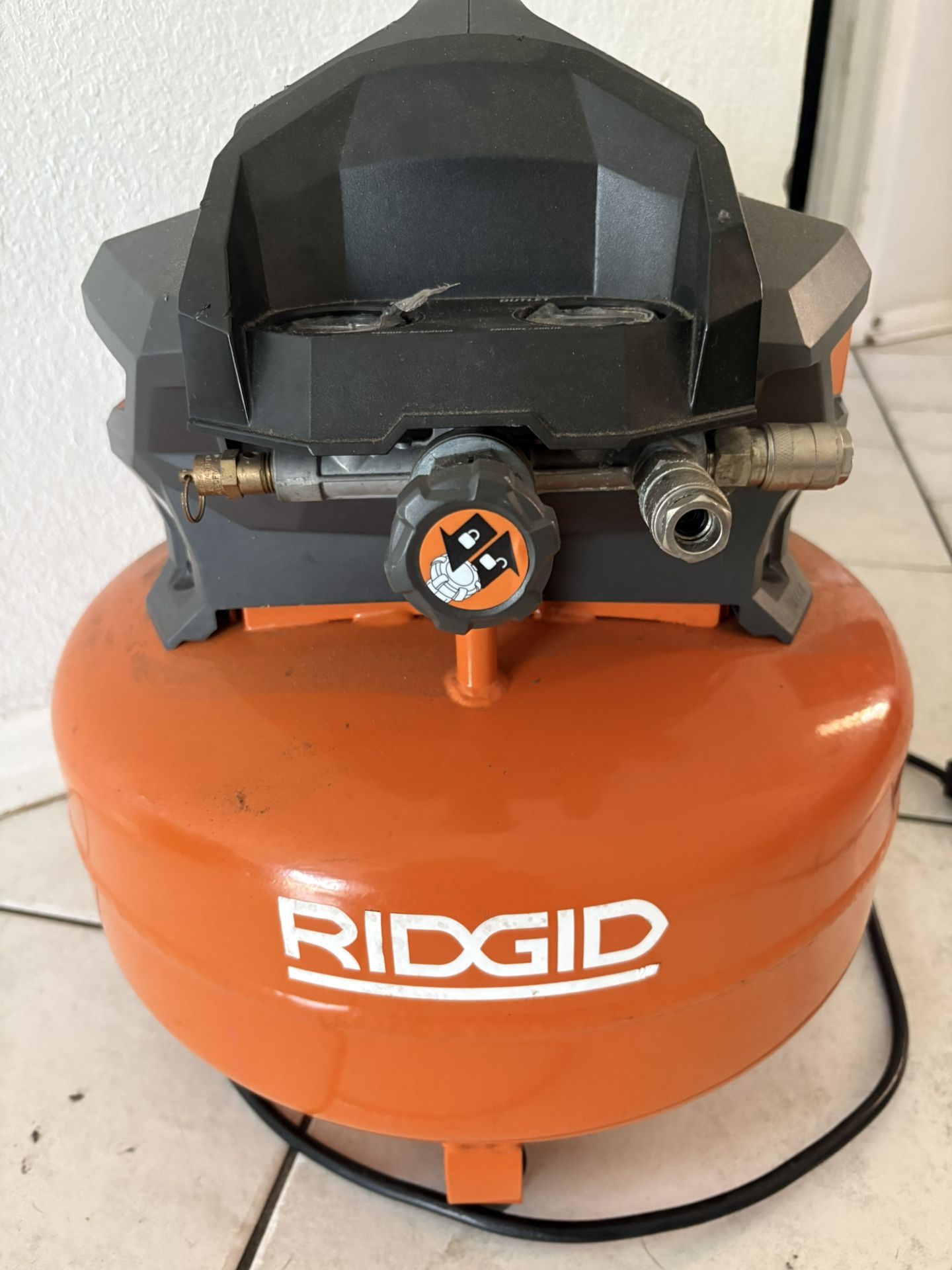 6 Gallon Tank Air Compressor 150psi Very Strong