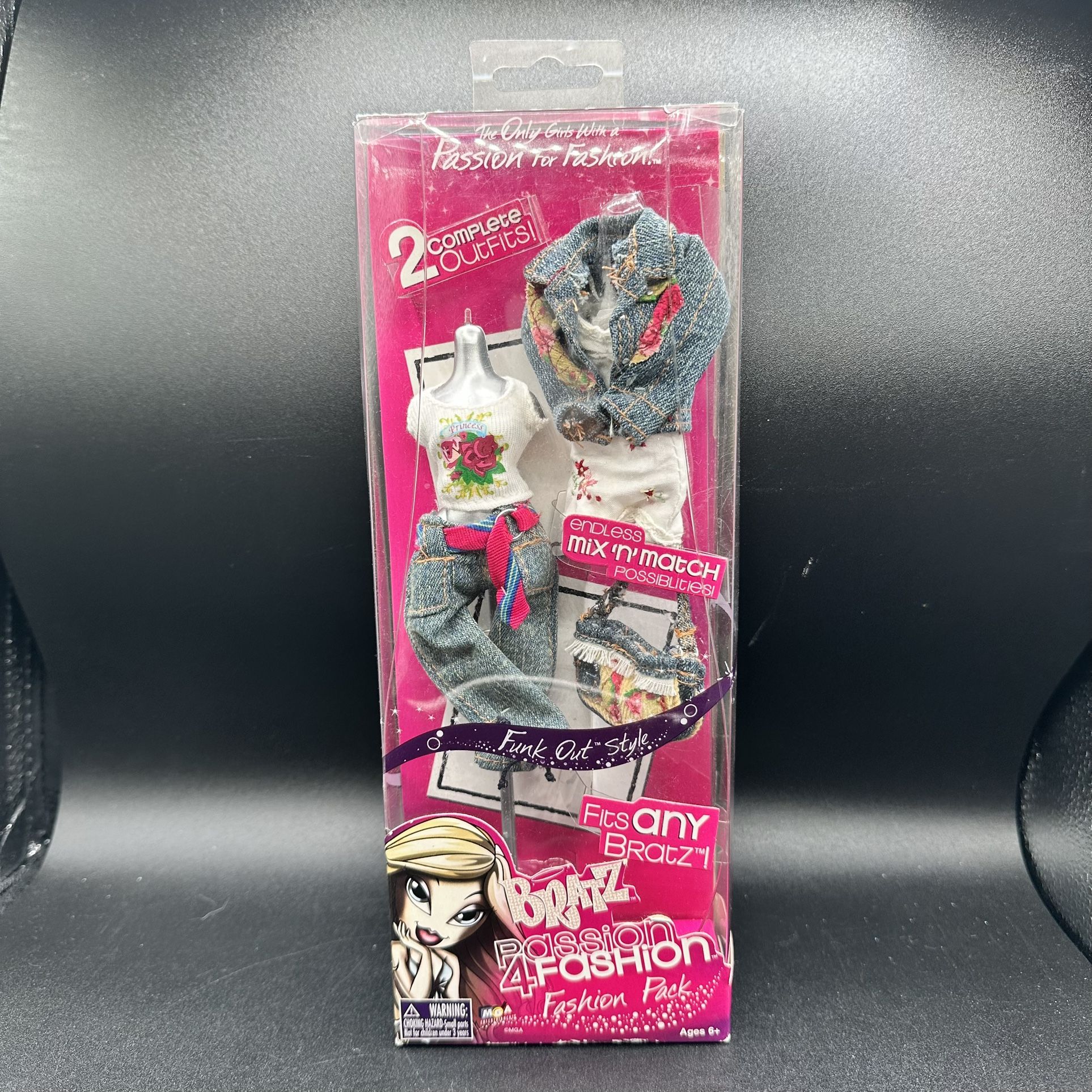 New* Y2K Bratz Passion 4 Fashion Fashion Pack “Funk Out Style”