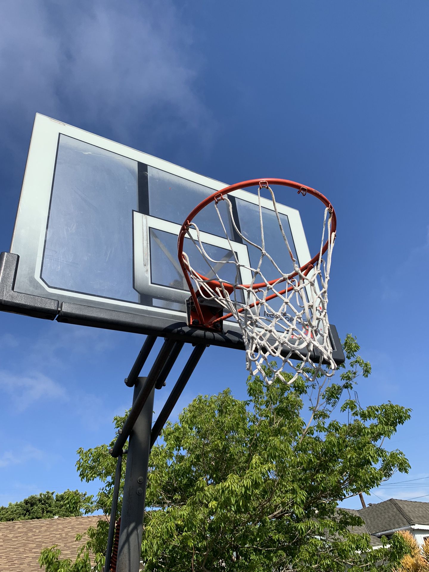 Used Reebok Basketball Hoop! Still $70 for Sale in Gardena, CA - OfferUp