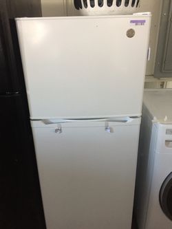 GE Top Freezer Fridge RV / Apartment Size