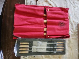 Marlboro 4-Piece BBQ Set with 8 skewers
