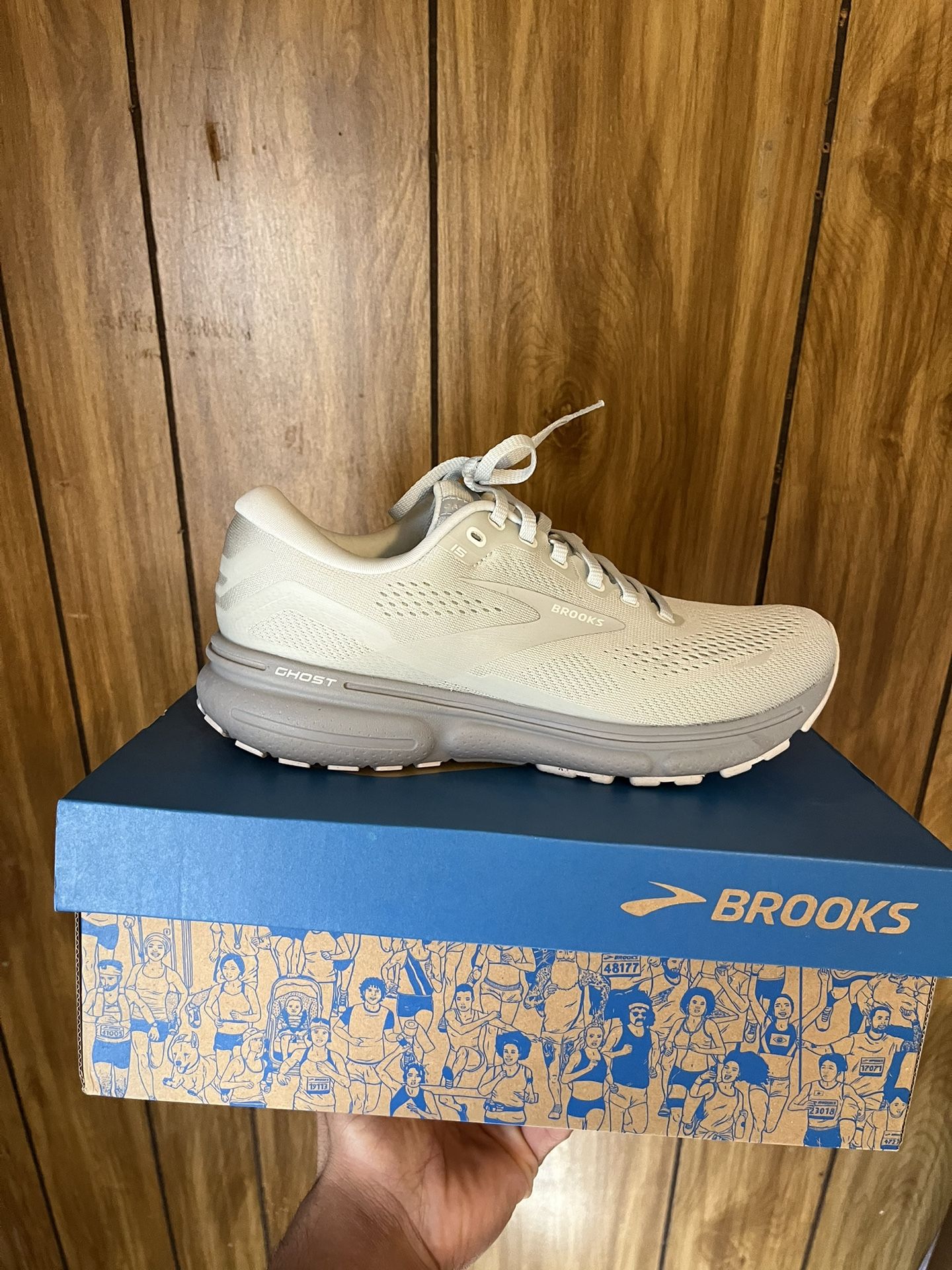 Brooks Size 8.5 Men