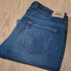 Levis 515 Capris..size 12..good Condition 