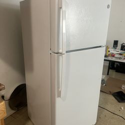 New LG Refrigerator 