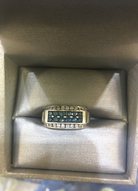 Zales 1k blue diamond ring w/lifetime warranty