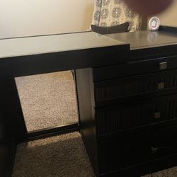 Adjustable desk