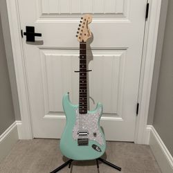 Fender Tom DeLonge Stratocaster Surf Green 