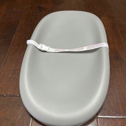 Hatch Grow Smart Changing Pad And Scale Grey