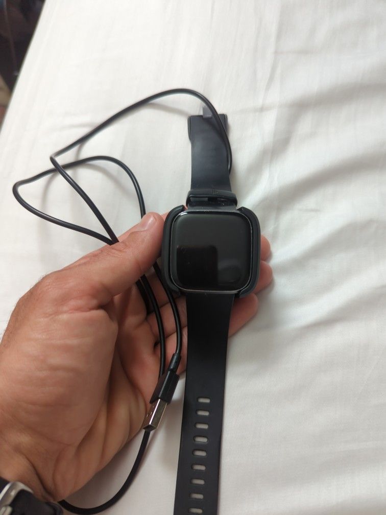 Fitbit Versa Health and Fitness Smartwatch with Heart Rate