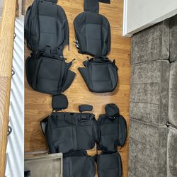Jeep Wrangler JL Unlimited Cloth Seats Interior
