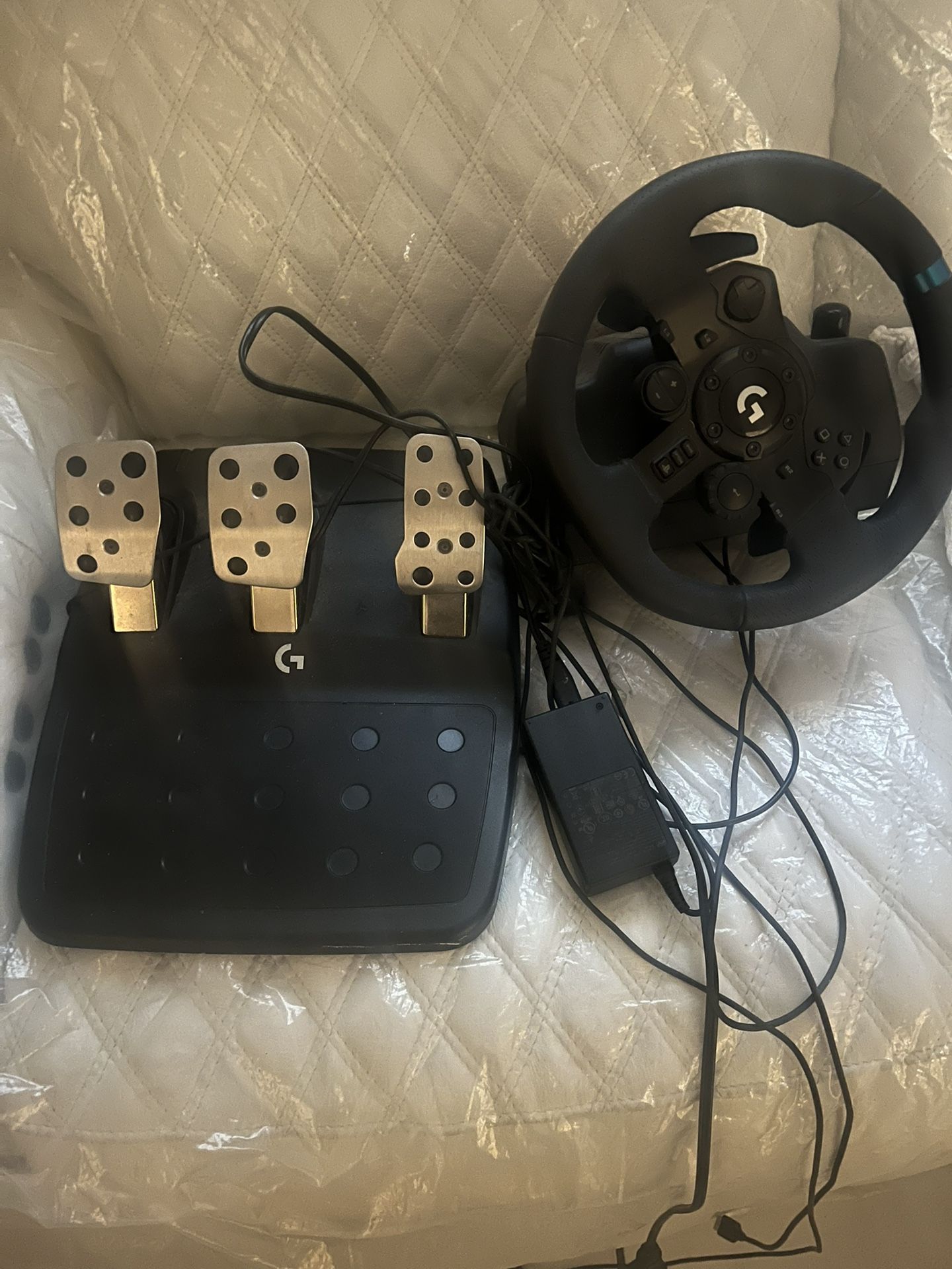 PS4 steering wheel