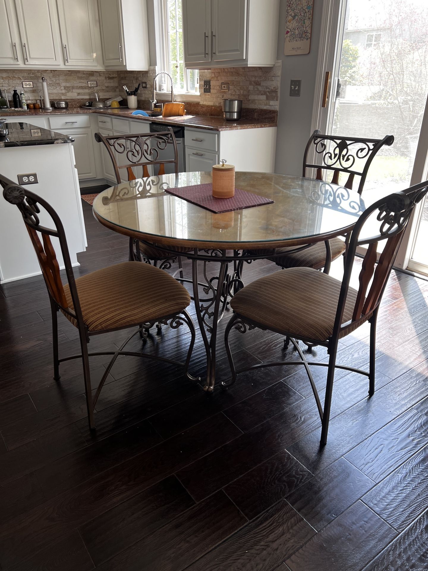 Dining table set ( 7 Piece)