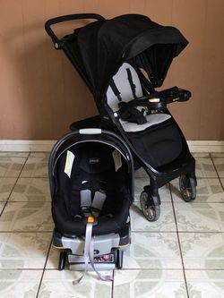 LIKE NEW CHICCO BRAVO TRAVEL SYSTEM STROLLER CAR SEAT AND BASE!!!!