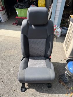 tundra toyota seats