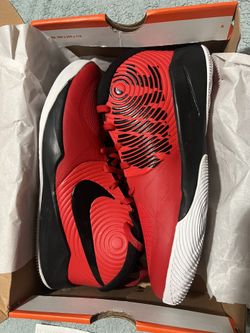 NIKE TEAM HUSTLE SIZE 7Y
