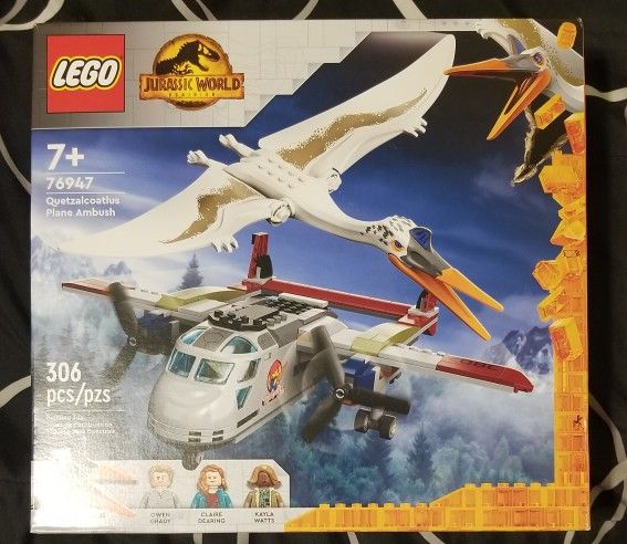 Brand new Jurassic World Lego Set 306 pieces