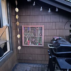 Antique Designer Dried Flower Window 