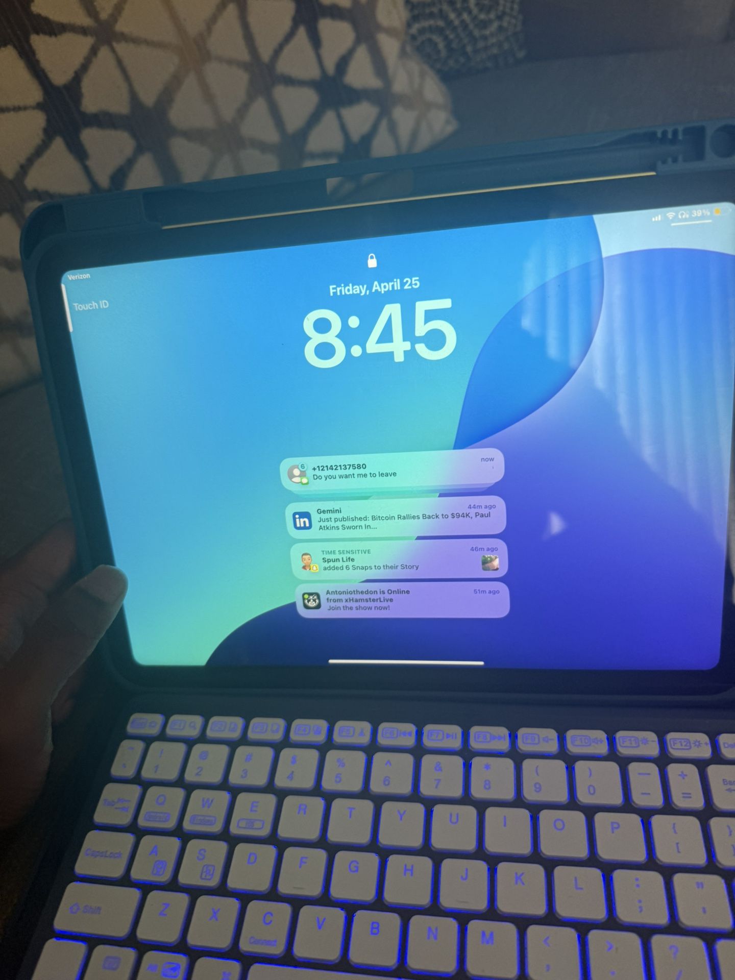 IPAD A16 2025 Like NEW!! Yellow