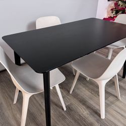 Lisabo Dining table With 4 Odger chairs
