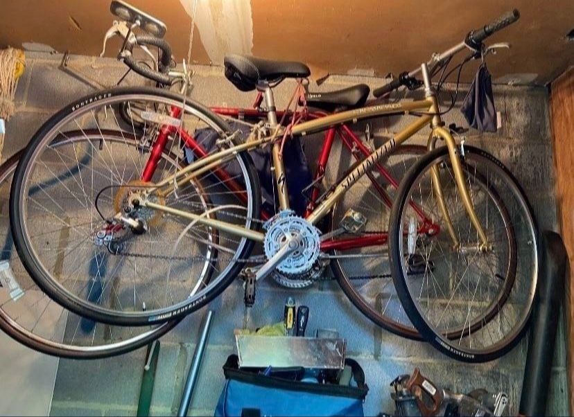 Gold Specialized Crossroads Sport 26 inch Bike Great Condition