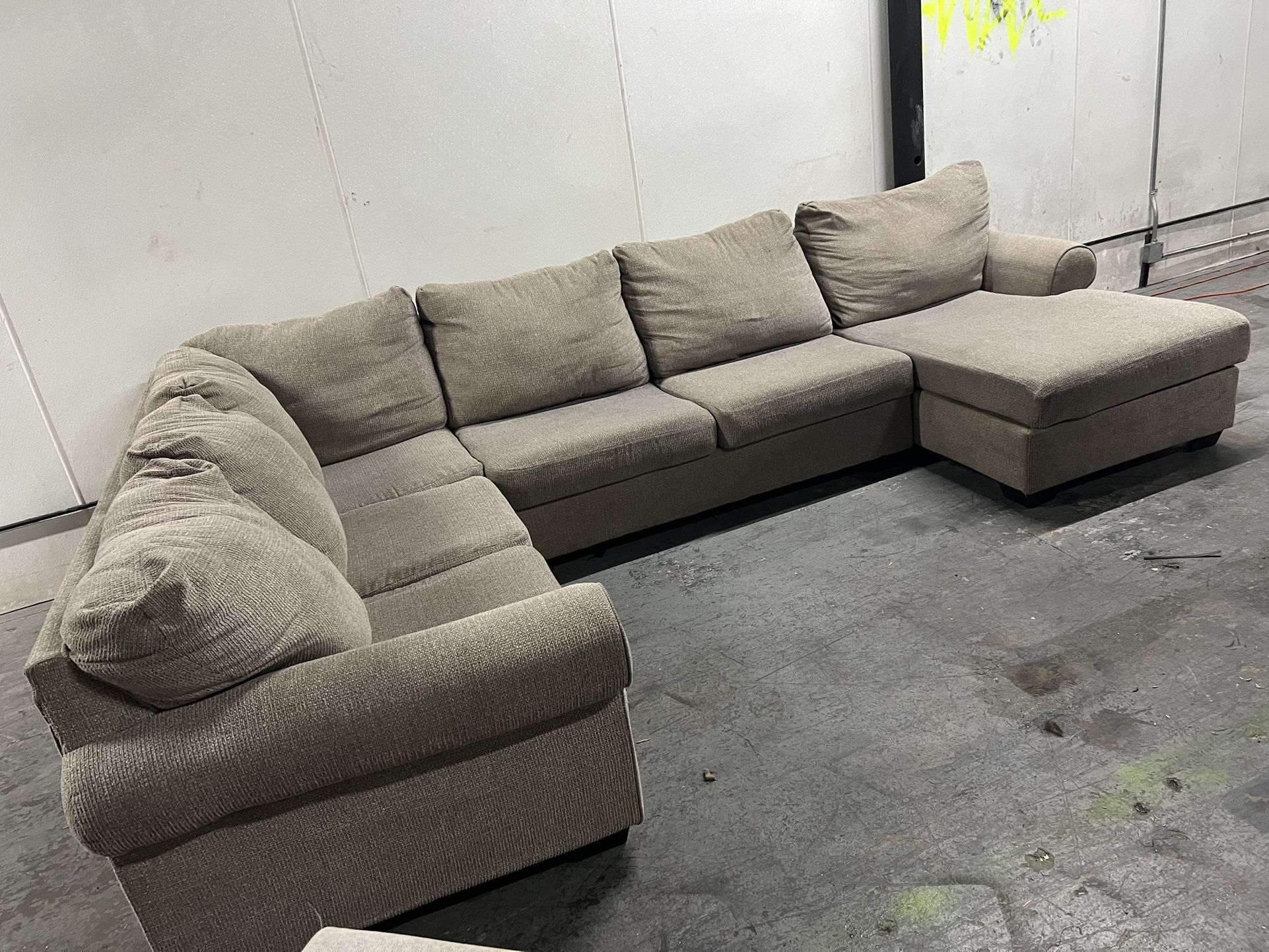 SECTIONAL COUCH SOFA